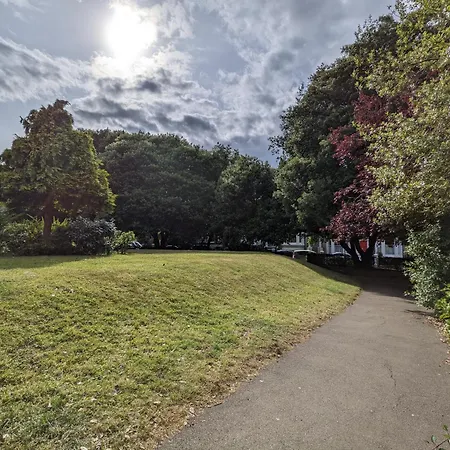 Grosvenor First Floor * Scarborough