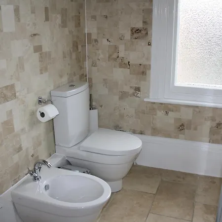 Grosvenor First Floor Apartman