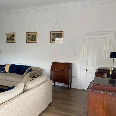 Grosvenor First Floor Apartman
